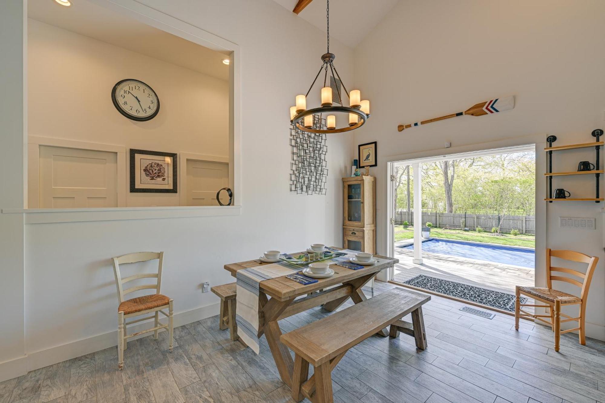 Distinctive Hamptons Home With Pool Near Bay, Ocean Hampton Bays Extérieur photo