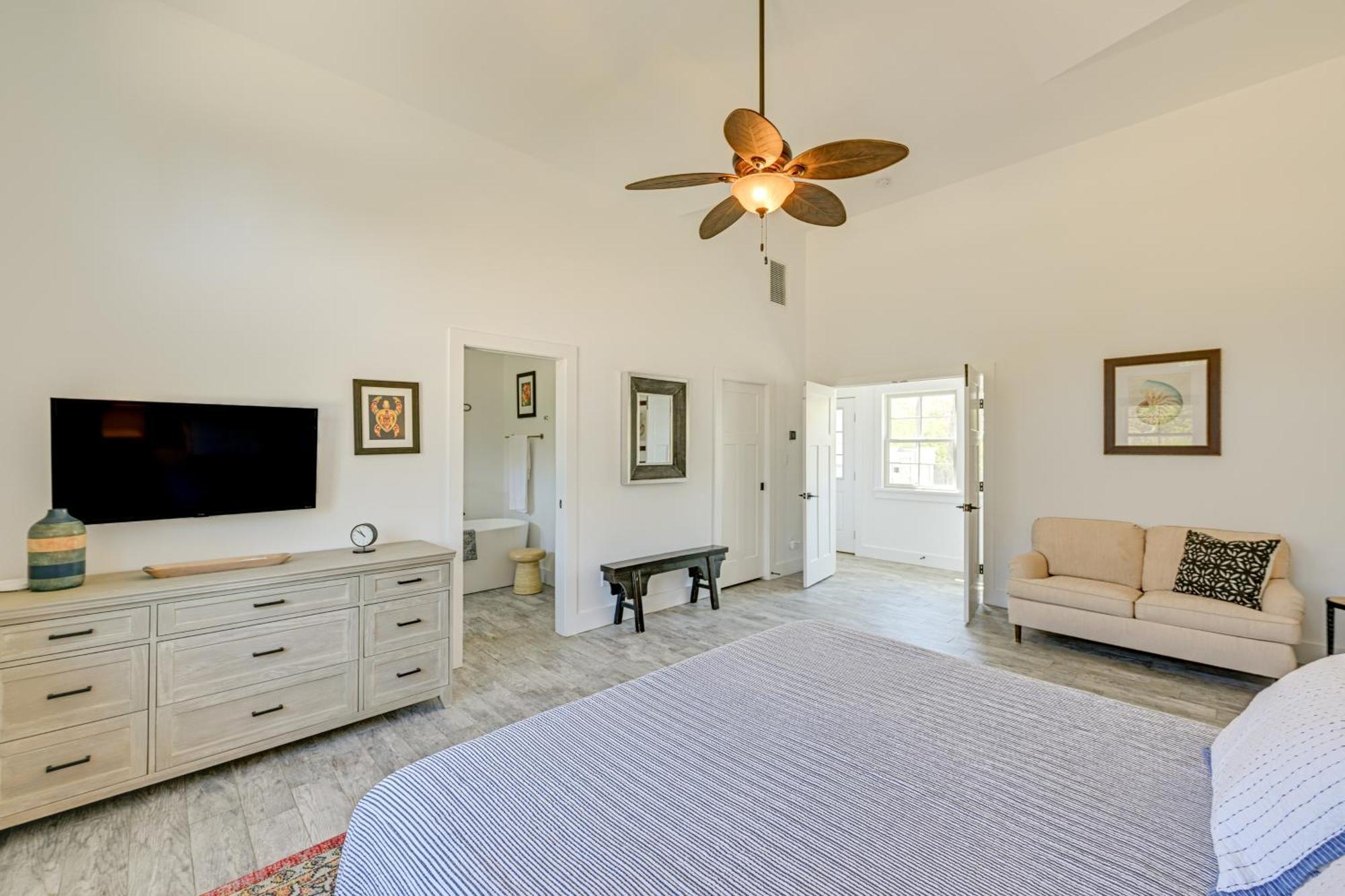 Distinctive Hamptons Home With Pool Near Bay, Ocean Hampton Bays Extérieur photo