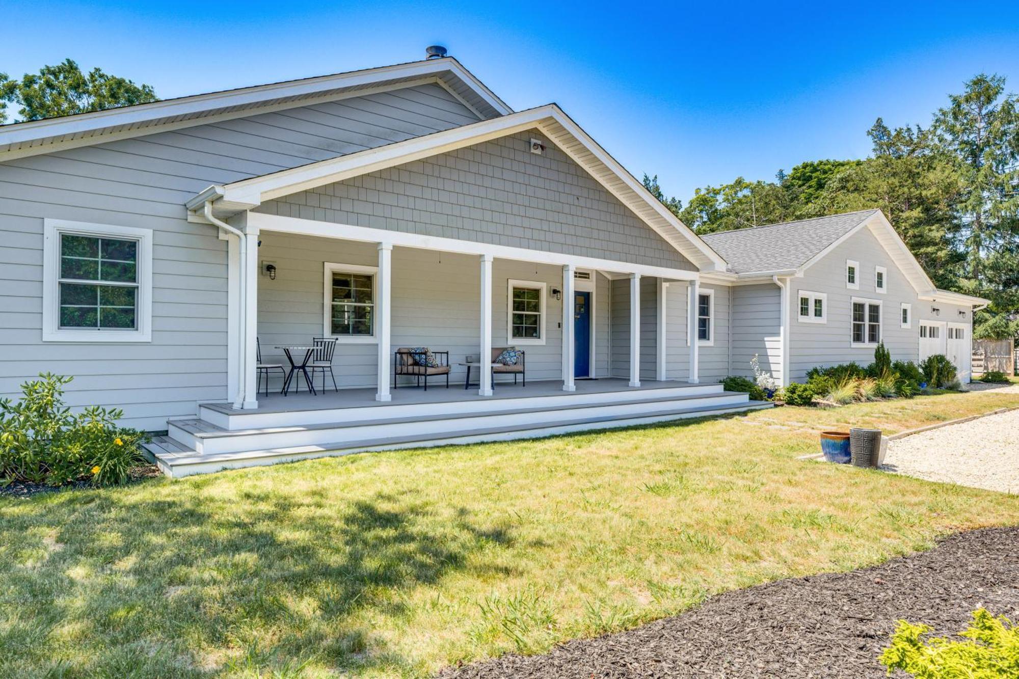 Distinctive Hamptons Home With Pool Near Bay, Ocean Hampton Bays Extérieur photo
