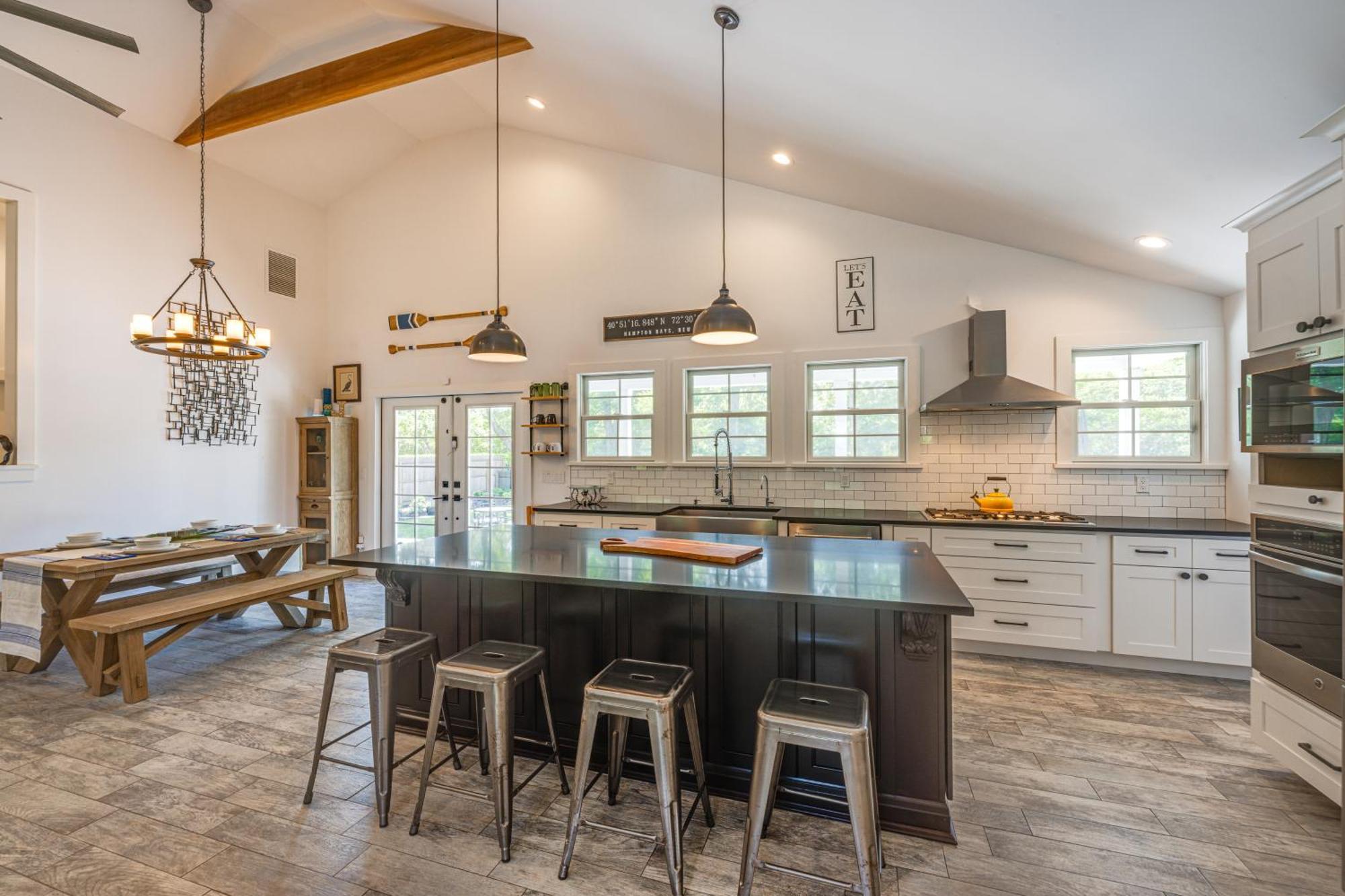 Distinctive Hamptons Home With Pool Near Bay, Ocean Hampton Bays Extérieur photo