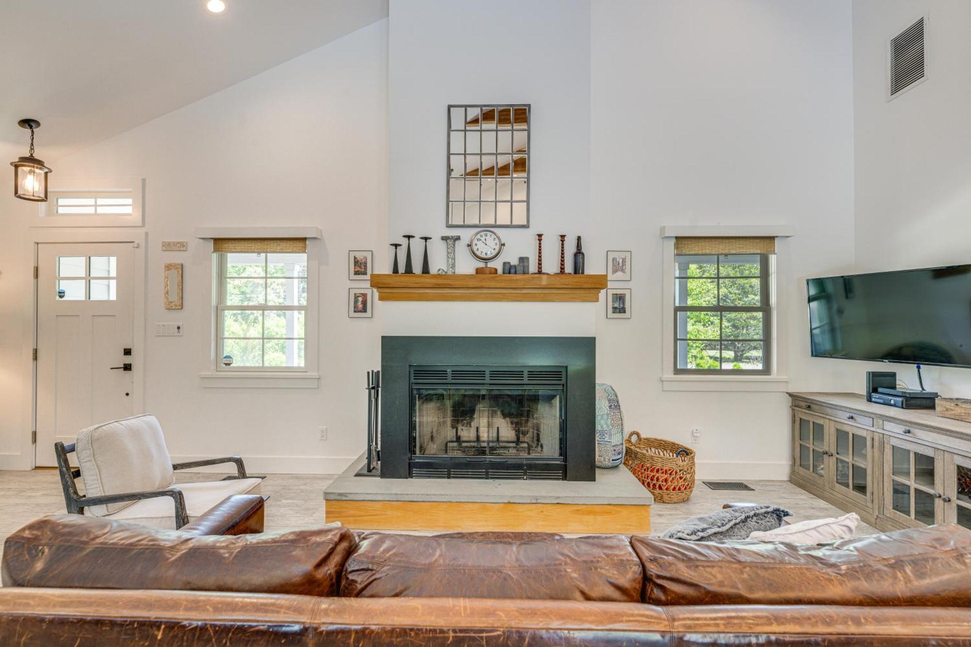 Distinctive Hamptons Home With Pool Near Bay, Ocean Hampton Bays Extérieur photo