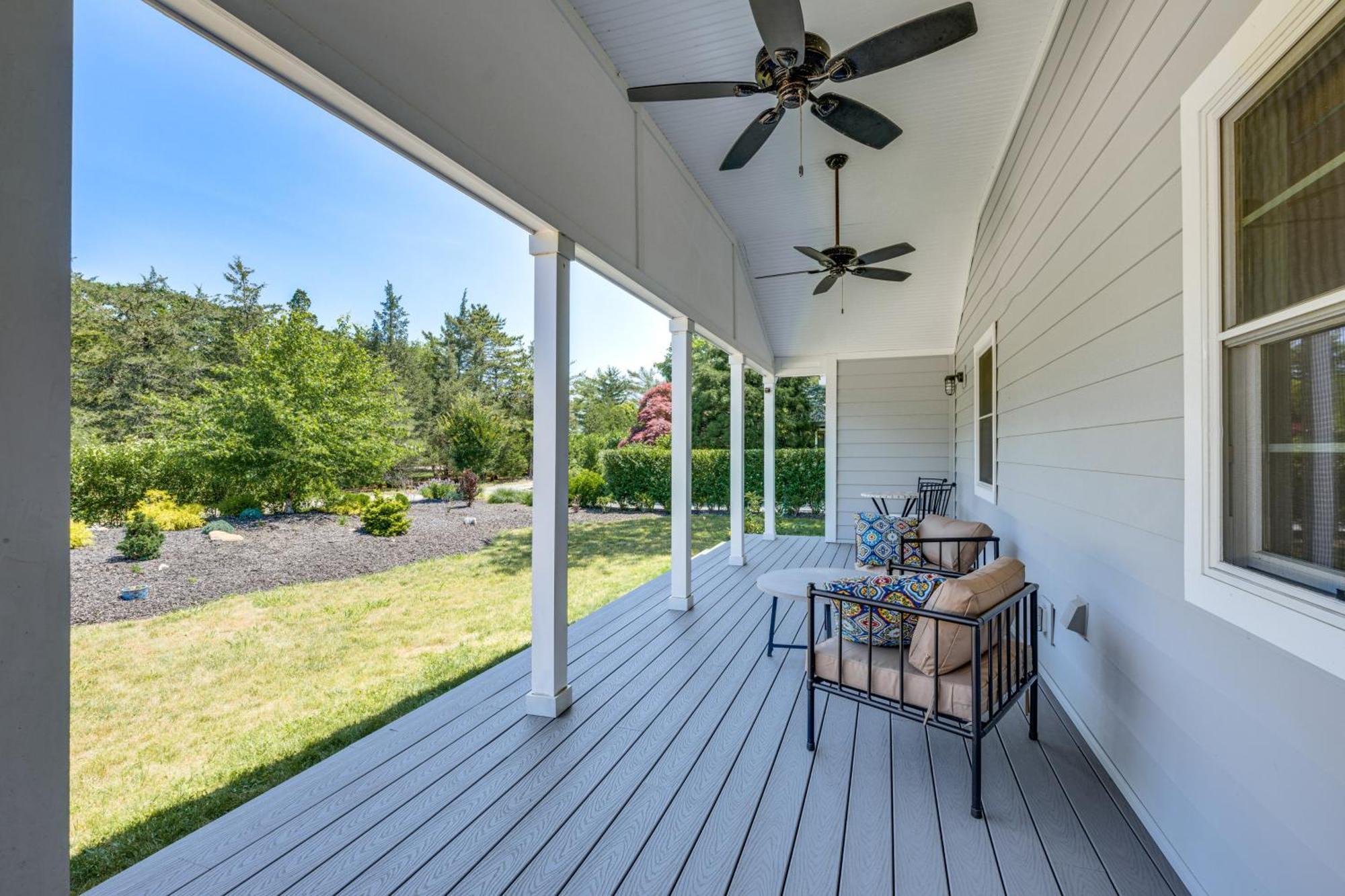 Distinctive Hamptons Home With Pool Near Bay, Ocean Hampton Bays Extérieur photo