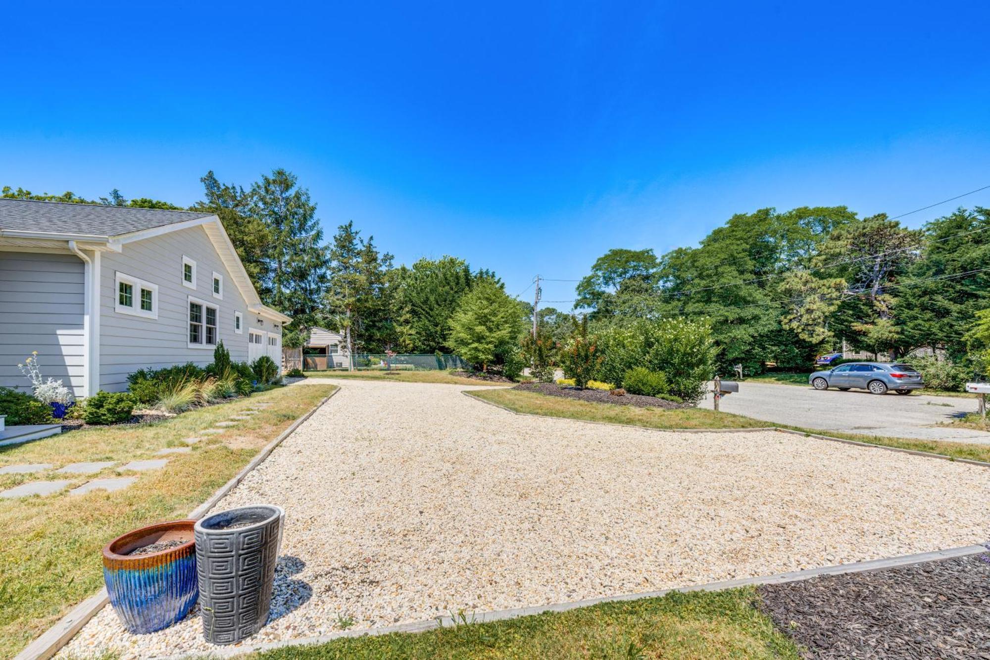 Distinctive Hamptons Home With Pool Near Bay, Ocean Hampton Bays Extérieur photo